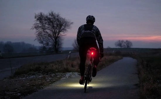 Beste Verkoop ???? Sigma BUSTER RL 80 Flash USB Fiets Achterlicht - 80 Lumen - Oplaadbaar ???? 18 Beste Verkoop ???? Sigma BUSTER RL 80 Flash USB Fiets Achterlicht - 80 Lumen - Oplaadbaar ???? - Afbeelding 18