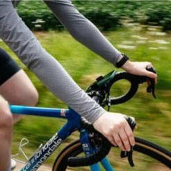 Coupon ✔️ The Loop Mount Twist - Telefoonhouder Fiets - Fietshouder Voor Smartphones - Uniek Minimalistisch Design - Compact - Draaibaar - Zwart - Eenvoudige Montage - Werkt Met Ieder Telefoonhoesje - Voor Stuurmaat 22,2 Mm Tot 31,8 Mm 😉 -AGU WINKLE 550x364 13