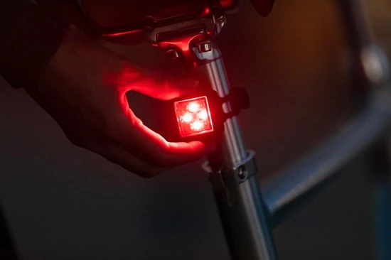 Goedkoopste ???? AXA - Niteline 44 - LED Fietsverlichting - Fietslampjes Voor En Achter - Batterij ???? 4 Goedkoopste ???? AXA - Niteline 44 - LED Fietsverlichting - Fietslampjes Voor En Achter - Batterij ???? - Afbeelding 4
