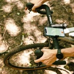 Coupon ✔️ The Loop Mount Twist - Telefoonhouder Fiets - Fietshouder Voor Smartphones - Uniek Minimalistisch Design - Compact - Draaibaar - Zwart - Eenvoudige Montage - Werkt Met Ieder Telefoonhoesje - Voor Stuurmaat 22,2 Mm Tot 31,8 Mm 😉 -AGU WINKLE 550x366 76