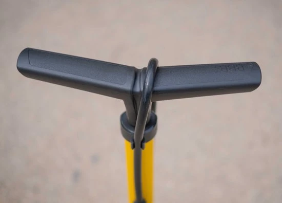 Groothandel ❤️ BBB Cycling AirSteel Fietspomp Met Drukmeter - Fiets Pomp Racefiets En Mountainbike - Voetpomp Extra Lang 11 Bar - Geel - BFP-27 ???? 2 Groothandel ❤️ BBB Cycling AirSteel Fietspomp Met Drukmeter - Fiets Pomp Racefiets En Mountainbike - Voetpomp Extra Lang 11 Bar - Geel - BFP-27 ???? - Afbeelding 2