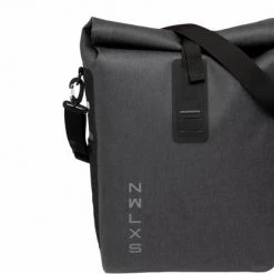 Gloednieuw π₯° New Looxs Varo Waterdichte Enkele Fietstas - 20 Liter – Zwart β¨ 11 Gloednieuw π₯° New Looxs Varo Waterdichte Enkele Fietstas - 20 Liter – Zwart β¨ -AGU WINKLE 550x417 2