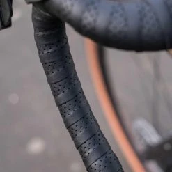 Beste recensies van ???? BBB Cycling SpeedRibbon Stuurtape - MicroFiber - Stuurlint Racefiets - Met Ventilatie - Zwart - 2 Rollen - BHT-12 ???? -AGU WINKLE 550x550 200