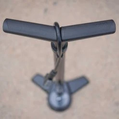 Nieuw ✨ BBB Cycling AirSteel Fietspomp Met Drukmeter - Fiets Pomp Racefiets En Mountainbike - Voetpomp Extra Lang 11 Bar - Zwart - BFP-27 ⭐ 13 Nieuw ✨ BBB Cycling AirSteel Fietspomp Met Drukmeter - Fiets Pomp Racefiets En Mountainbike - Voetpomp Extra Lang 11 Bar - Zwart - BFP-27 ⭐ -AGU WINKLE 550x550 203